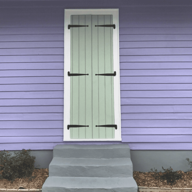 Grey shutters against a purple wall, Faubourg Marigny